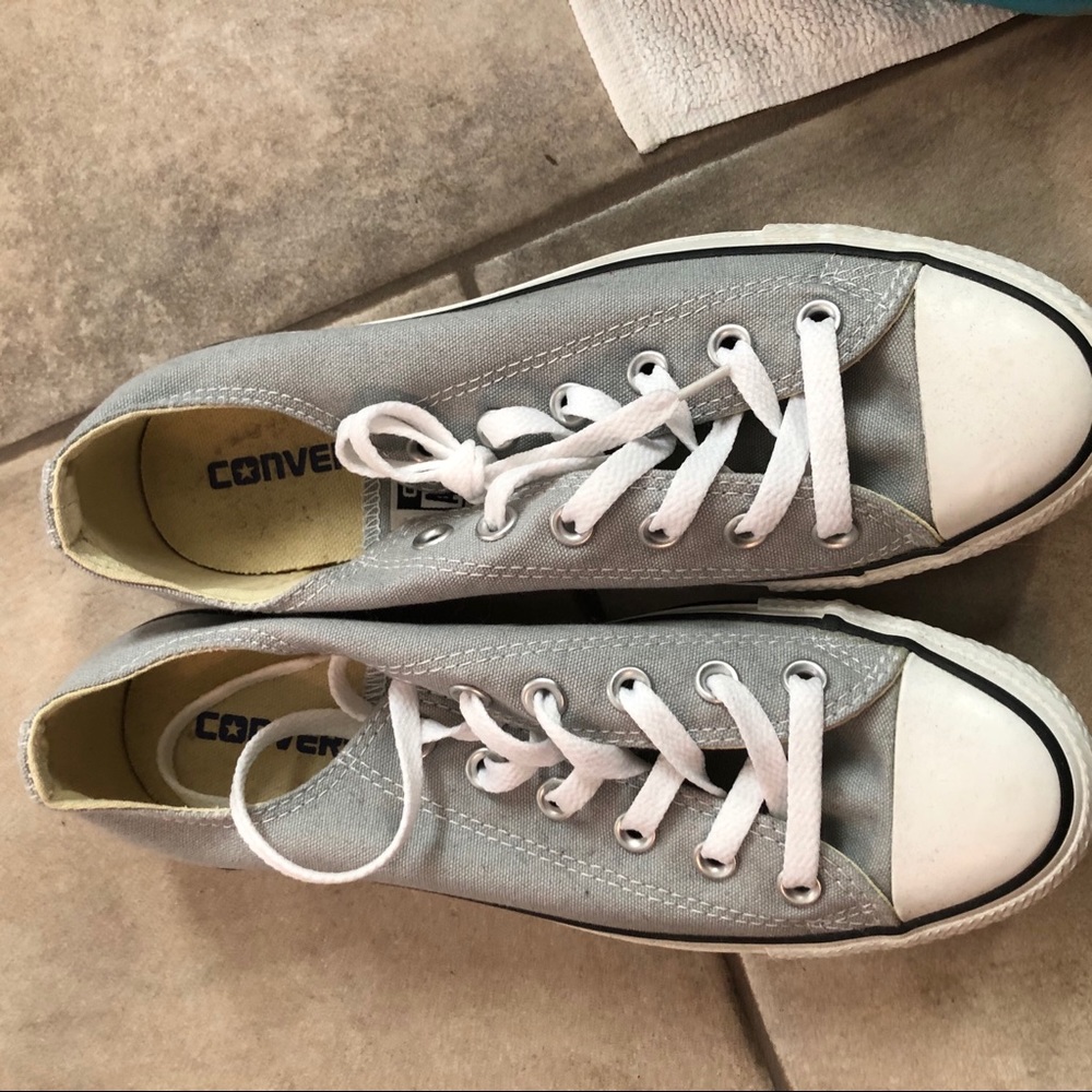 Converse sneakers size 8 women’s